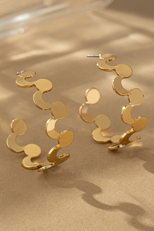 Junie Wavy Hoop Earrings