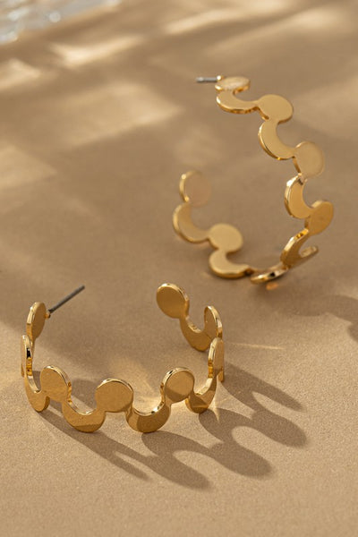 Junie Wavy Hoop Earrings