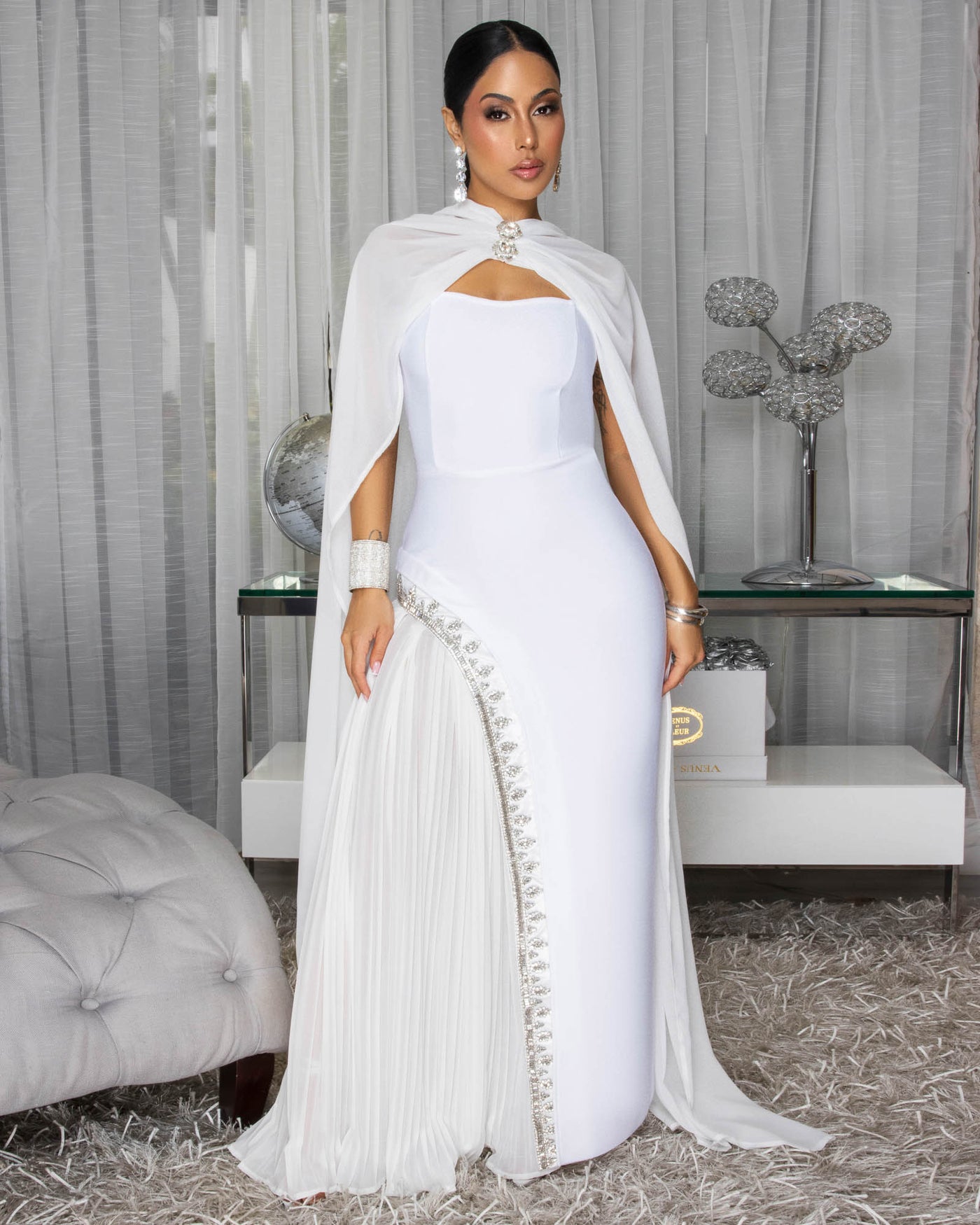 white bandage maxi dress Hudane Rhinestones Accent Shawl – Chic Couture Online and elevated special occasions Style:AP1E211223 Material:Silk Crepe Great Gatsby Dress Womens