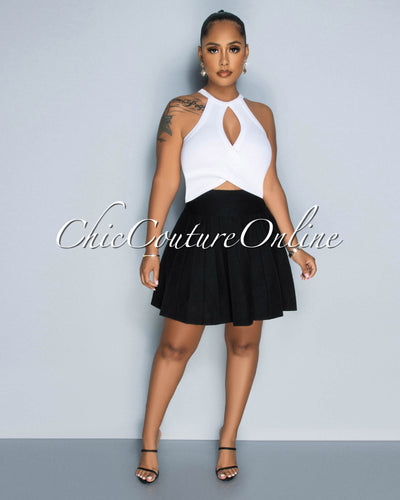 Sandra White Bust Key-Hole Ribbed Crop Top