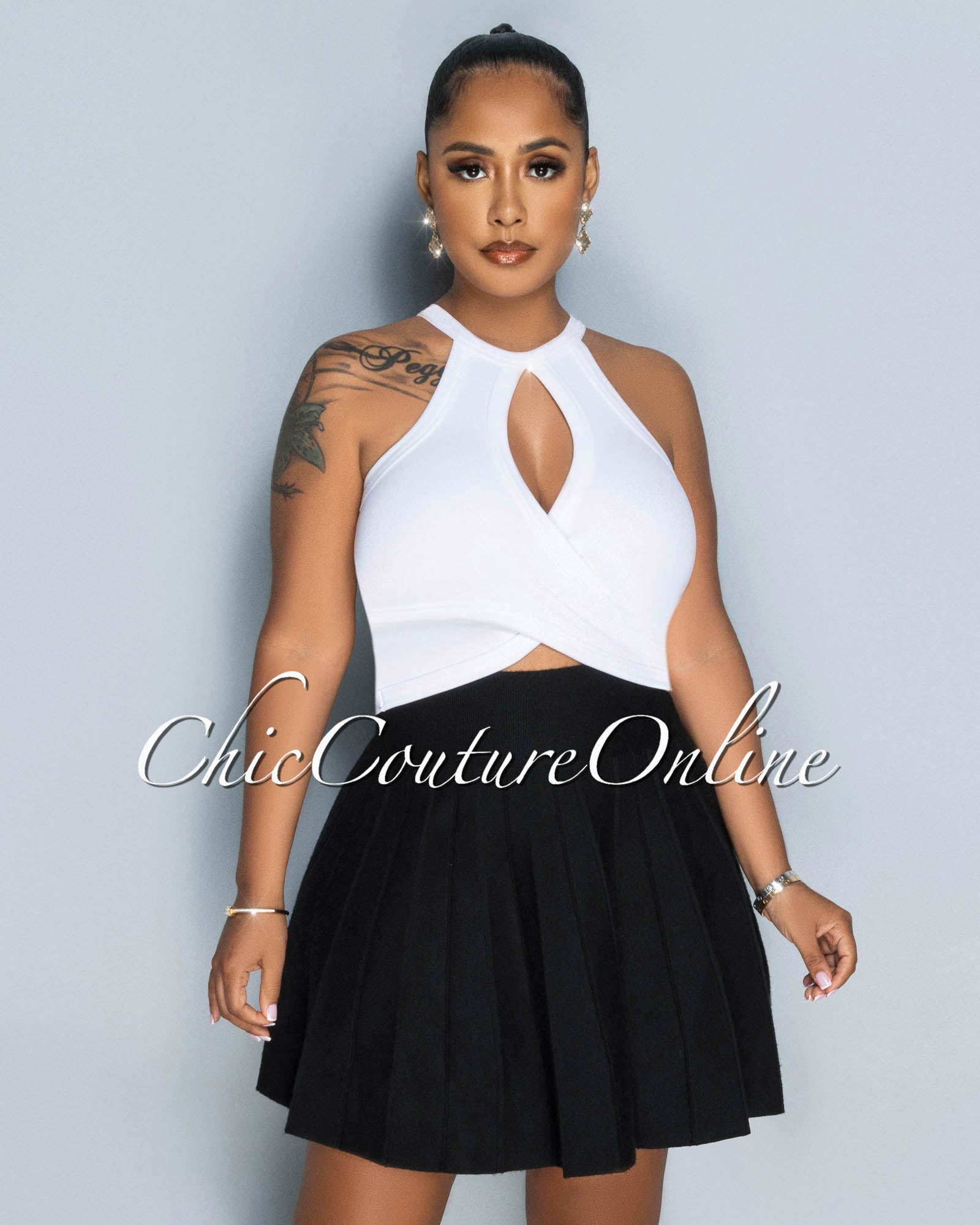 *Sandra White Bust Key-Hole Ribbed Crop Top