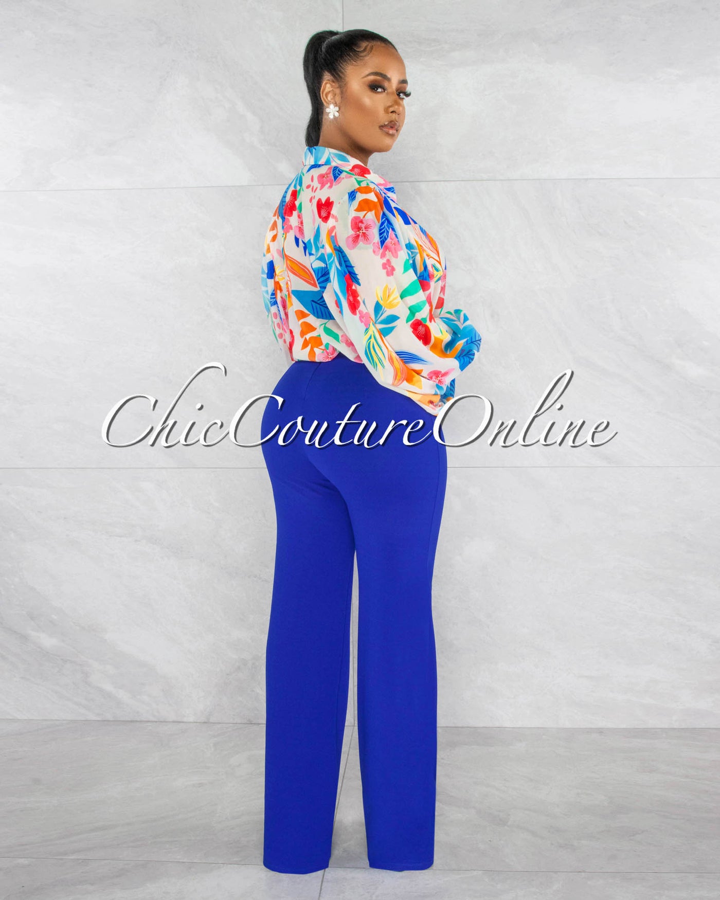 *Mollie White Multi-Color Floral Print Buttoned Blouse