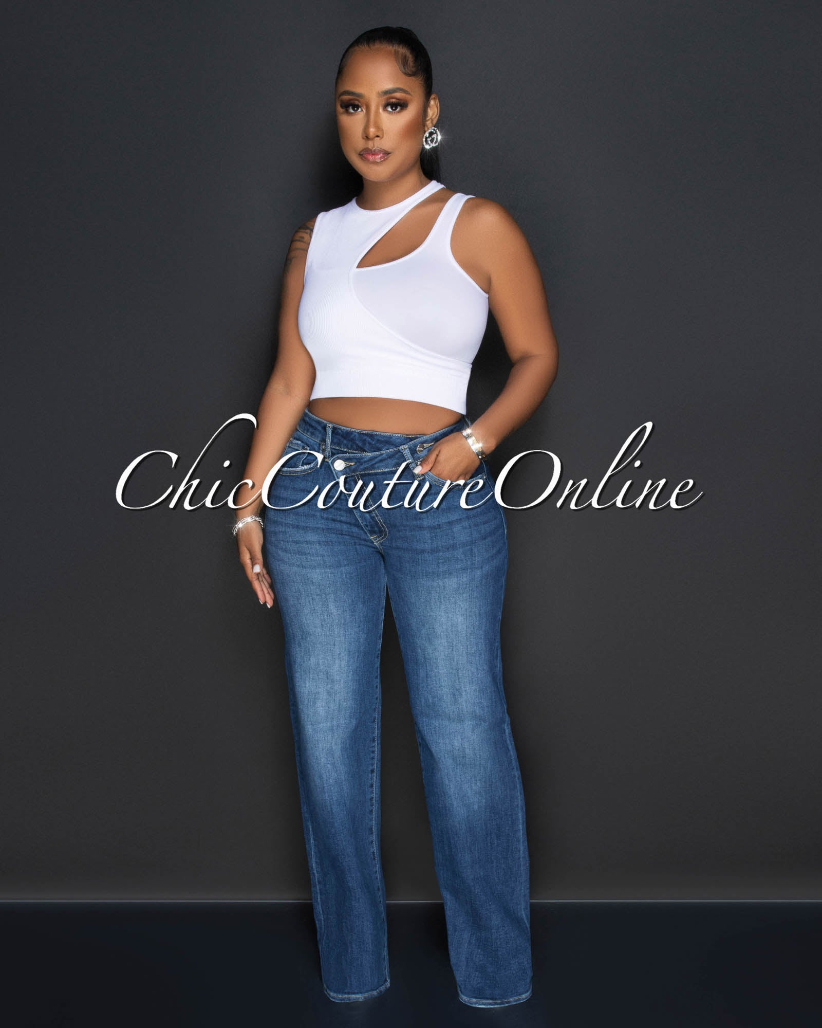 *Libby Dark Denim Mid-Waist Mom Jeans