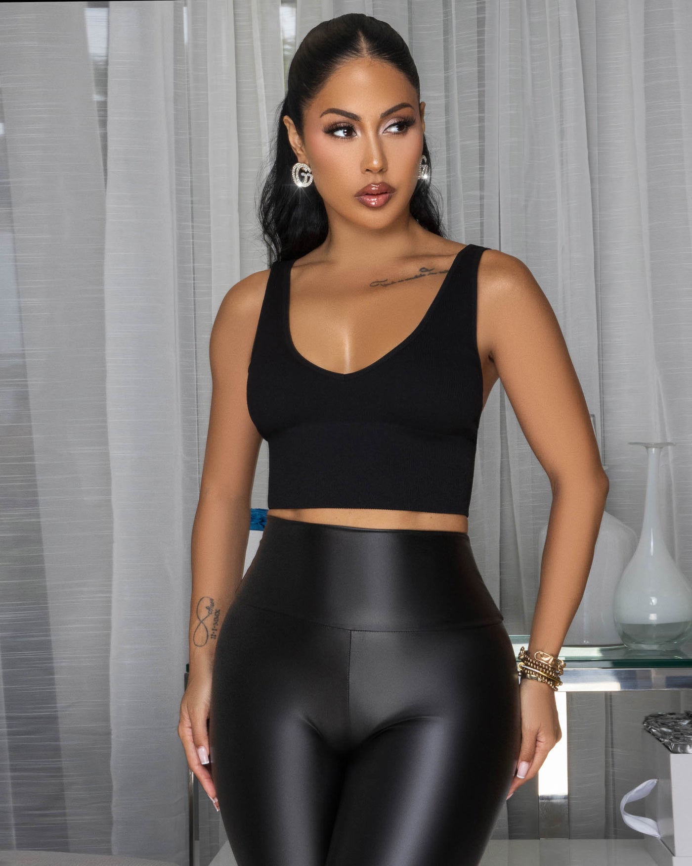 Adelynn Black Ribbed Crop V-Neck Top
