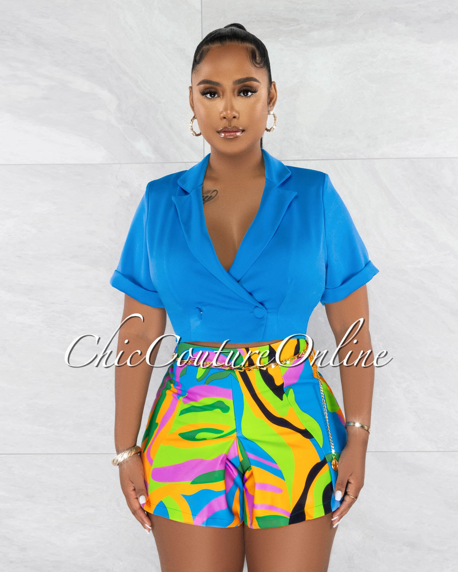 *Carmona Turquoise Crop Jacket & Gold Link Belt Multi-Color Shorts Set