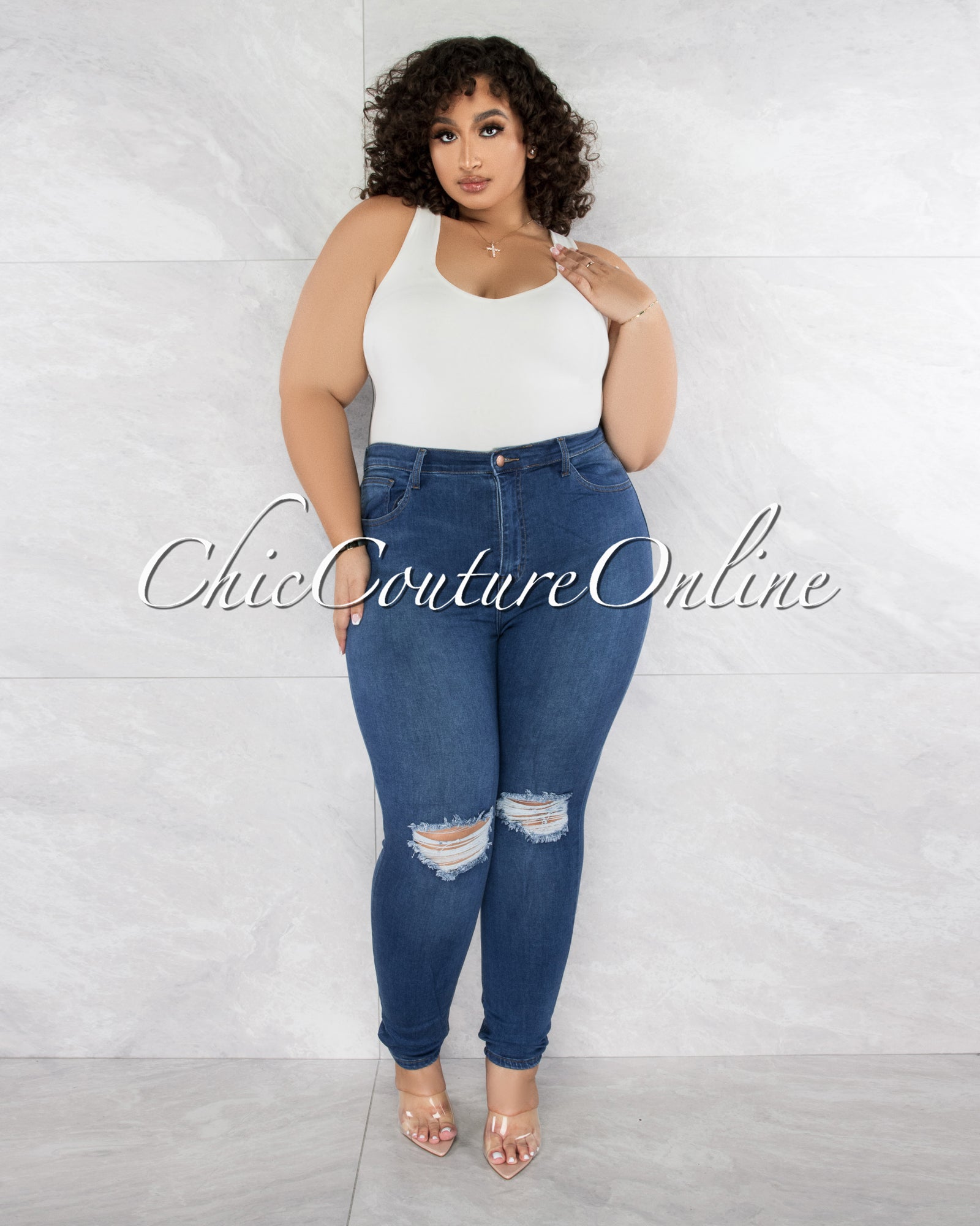 *Benita Medium Denim Ripped Knees High-Waist CURVY Jeans
