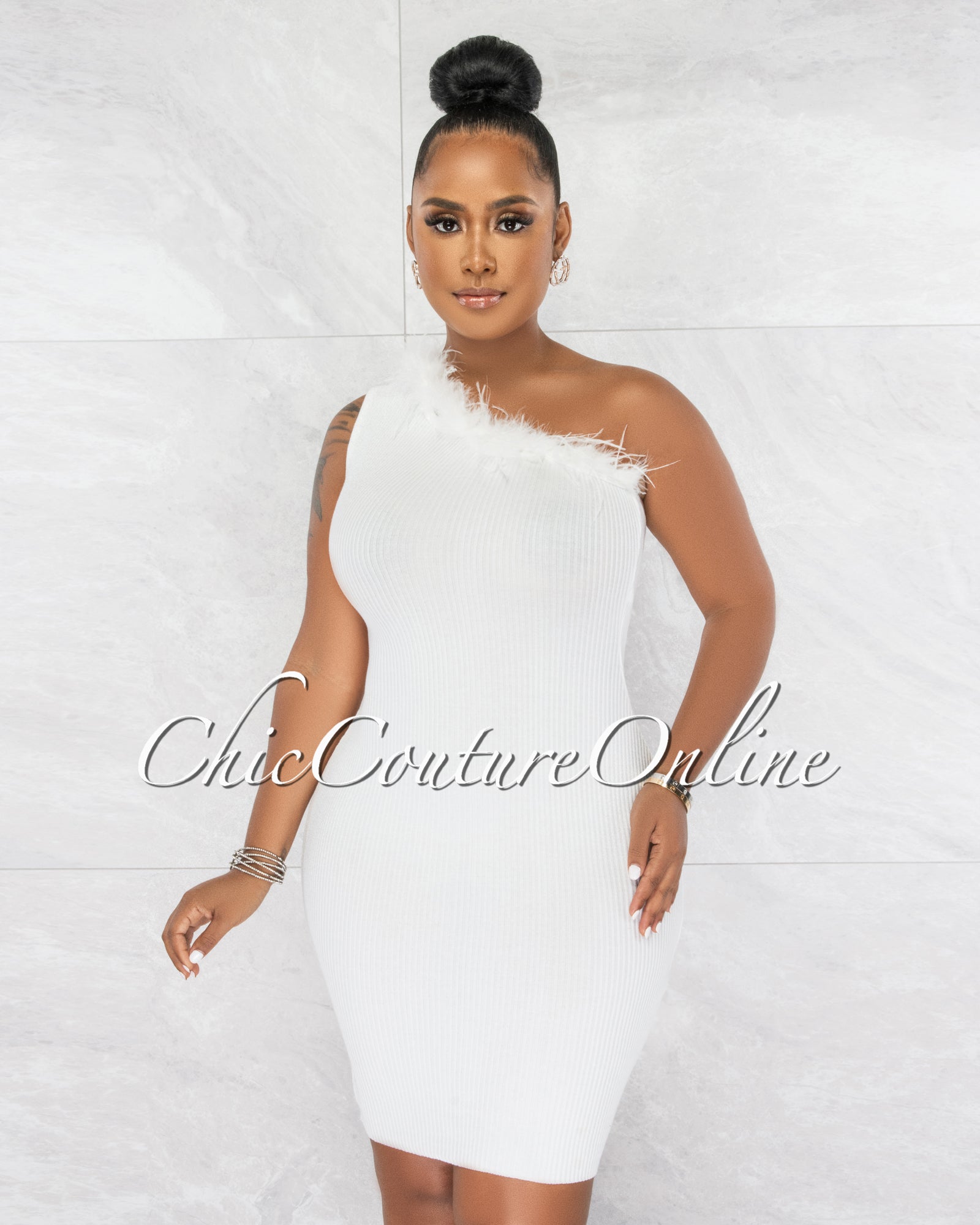 *Rawnie Off-White Feather Neckline Single Shoulder Ribbed Dress