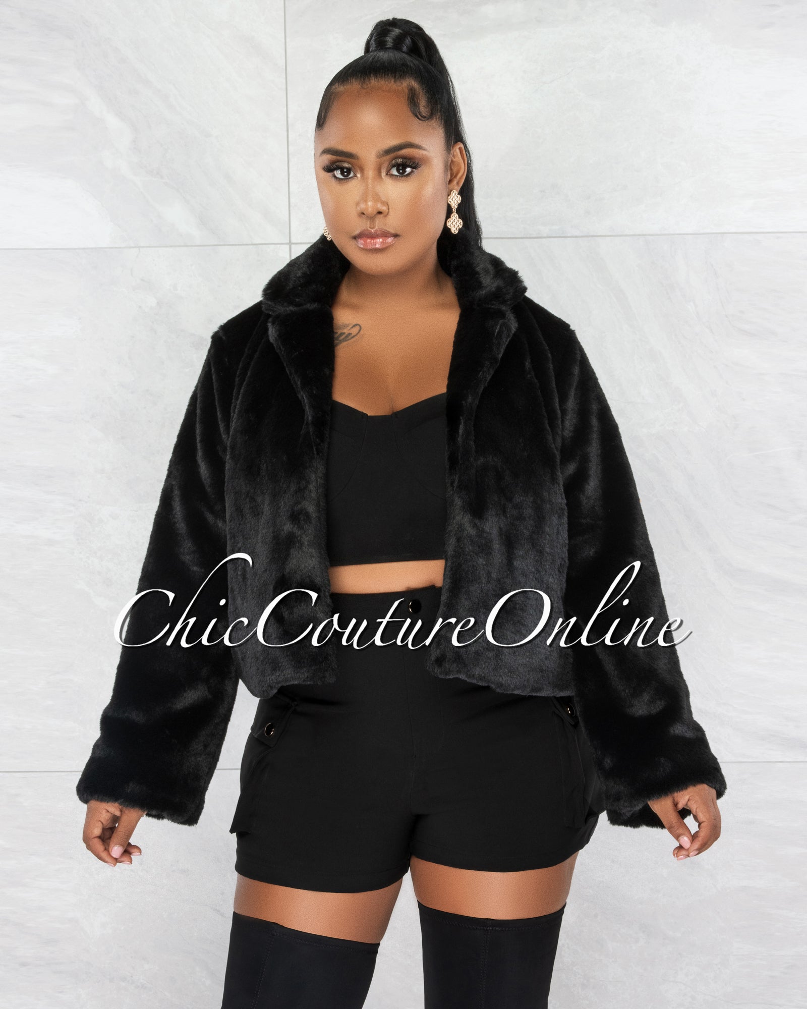 *Taree Black Collared Faux Fur Jacket