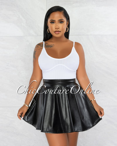 Zada White Trim Details Ribbed Crop Top