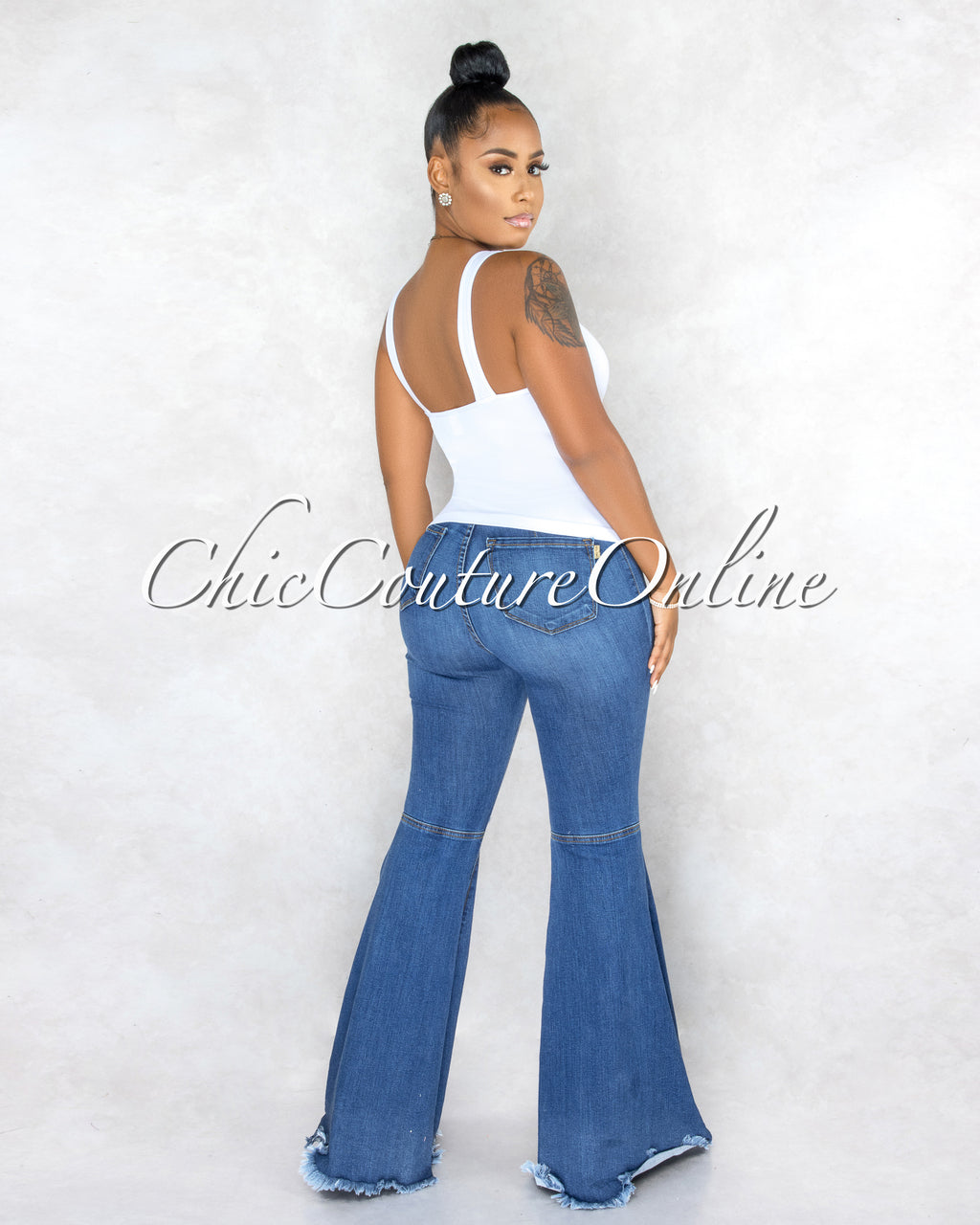 Tarina White V-Neckline Ribbed Top